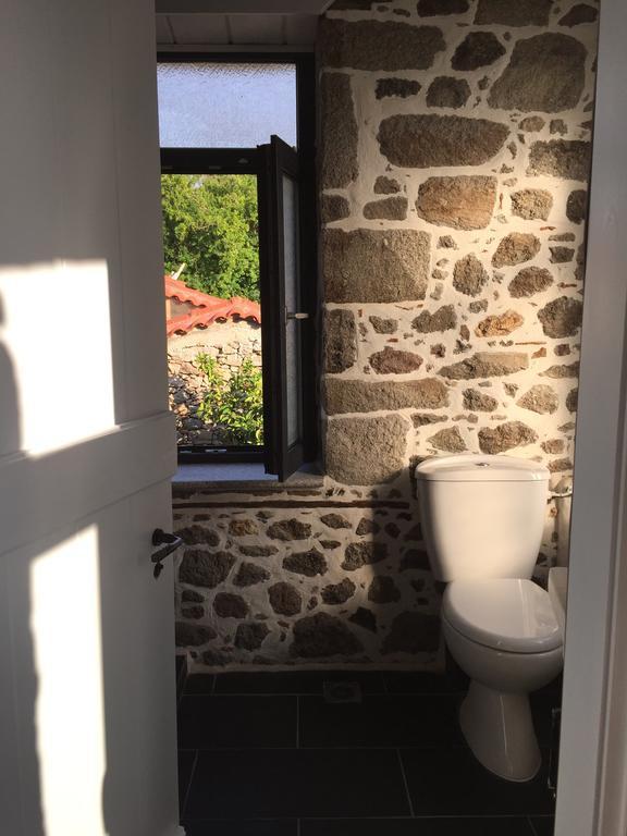 Rodakas Kontias Buitenkant foto