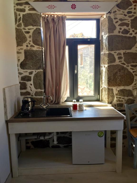 Rodakas Kontias Buitenkant foto