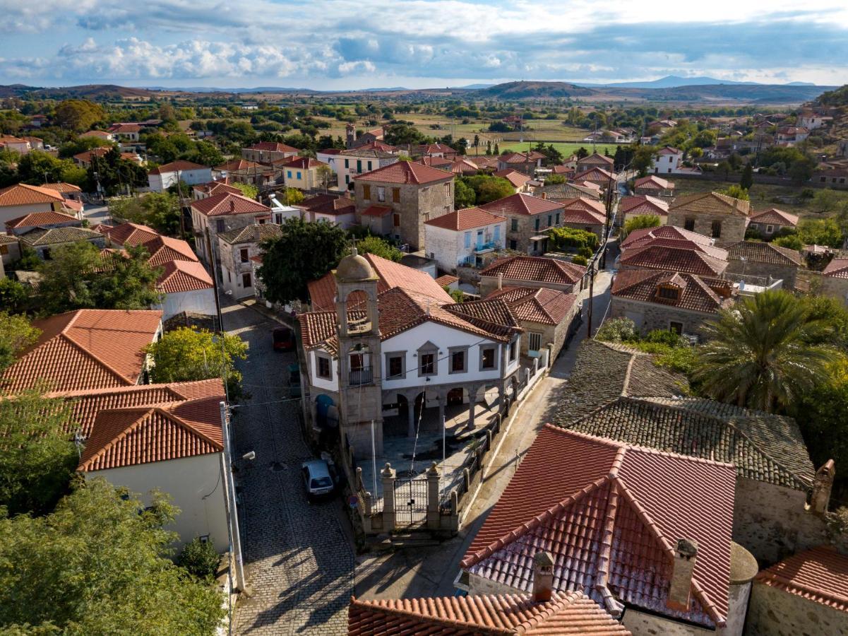 Rodakas Kontias Buitenkant foto